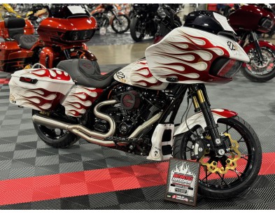 VENDU 2017 HARLEY DAVIDSON ROAD GLIDE FLTRX